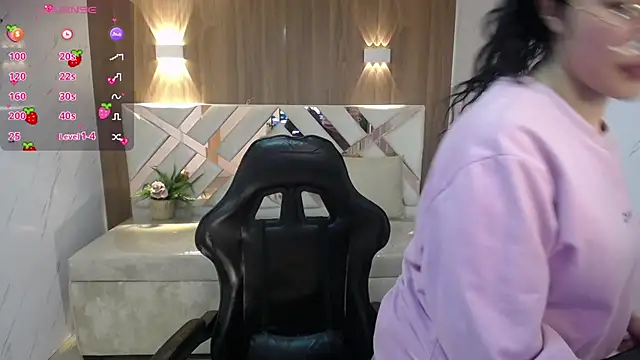 Snapshot of victoria_castillo_b chatting on 2, 10, 2025 victoria castillo b online show from 2, 10, 2025