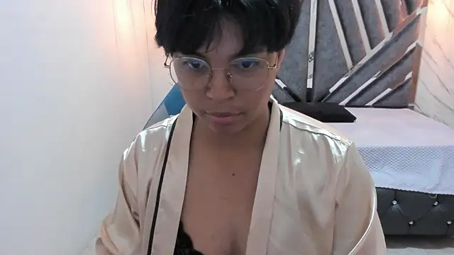 Emmapark  online show from 5, 2, 2025