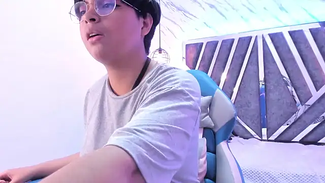 Emmapark  online show from 9, 2, 2025