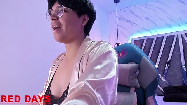 Emmapark  online show from 16, 2, 2025