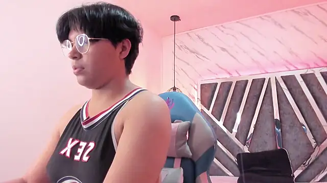 Emmapark  online show from 18, 2, 2025