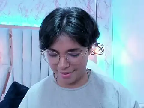 Emmapark  online show from 24, 2, 2025