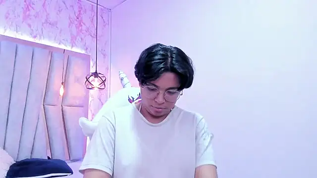 Emmapark  online show from 15, 3, 2025