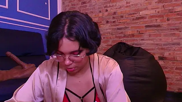 Emmapark  online show from 16, 12, 2025