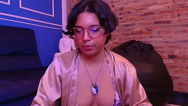 Emmapark  online show from 18, 12, 2025