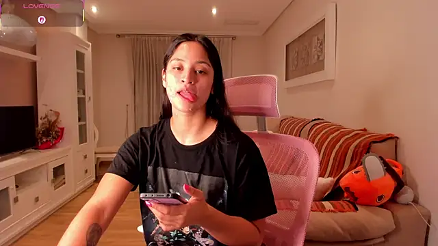 bella apont online show from 10, 10, 2025