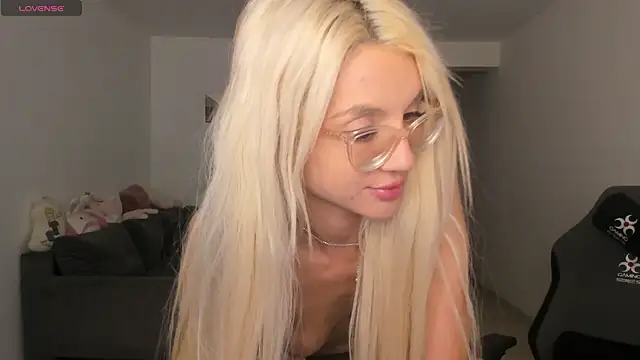 LovelyBianca online show from 28, 4, 2026