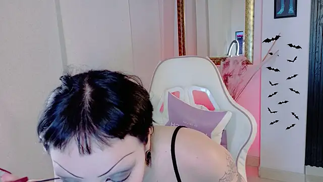 Madison Jackson online show from 25, 4, 2026