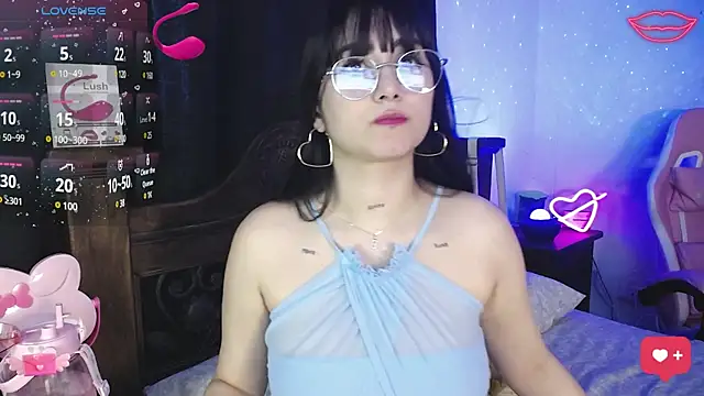 Snapshot of SexyLuna__ chatting on 4, 2, 2025 SexyLuna online show from 4, 2, 2025