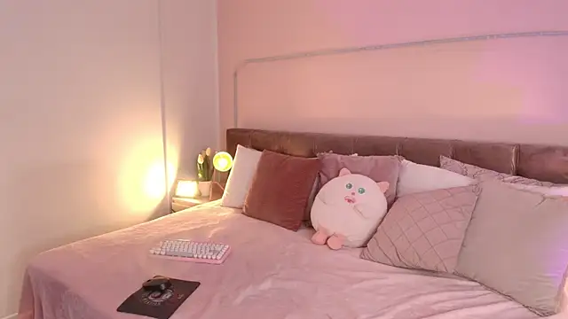 Giaa Ross online show from 18, 3, 2025