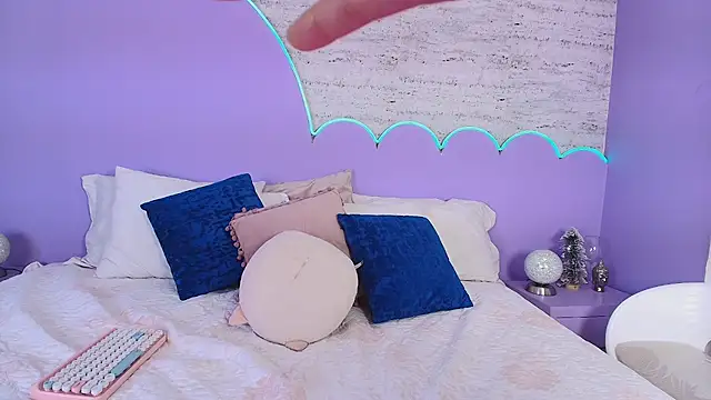 Giaa Ross online show from 10, 2, 2026