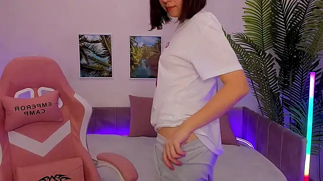 Lina Brownie online show from 3, 3, 2025