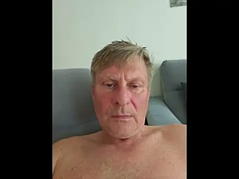 johnnym1 online show from 28, 4, 2026