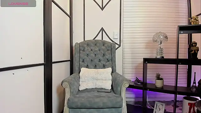 JuniorMorris  online show from 17, 9, 2025