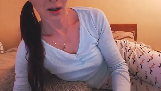 Snapshot of LovelyAndraGirl chatting on 14, 2, 2026 LovelyAndraGirl online show from 14, 2, 2026