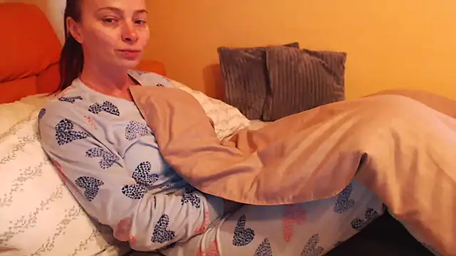 Snapshot of LovelyAndraGirl chatting on 9, 5, 2026 LovelyAndraGirl online show from 9, 5, 2026