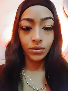 Snapshot of latiinahot chatting on 5, 8, 2026 latiinahot online show from 5, 8, 2026
