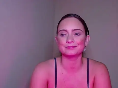 Sophie Raegan online show from 1, 1, 2025