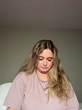 Sophie Raegan online show from 18, 4, 2026