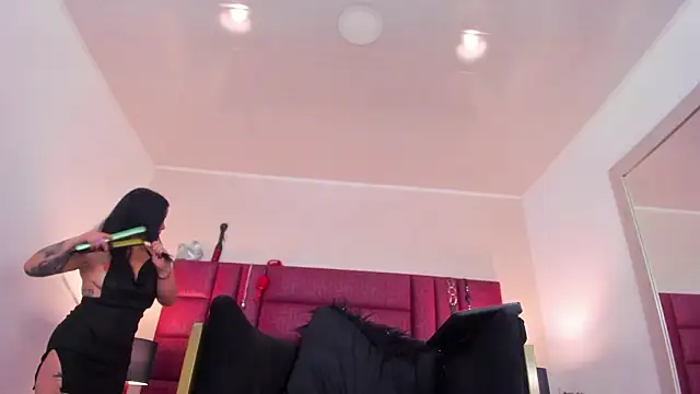 CharlotteScotte online show from 7, 3, 2026