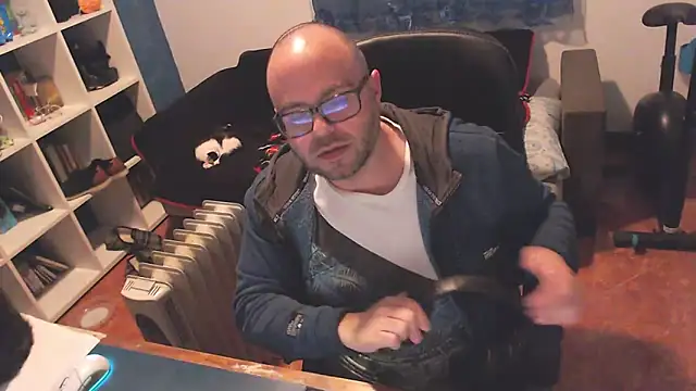 ravingr4d4 online show from 26, 2, 2025