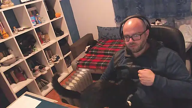 ravingr4d4 online show from 27, 2, 2025