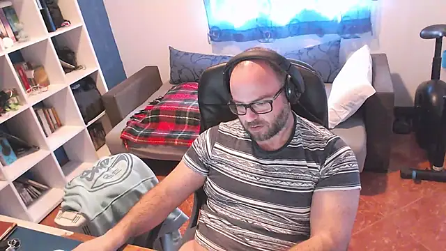 ravingr4d4 online show from 10, 3, 2025