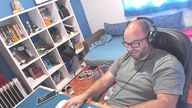 ravingr4d4 online show from 19, 9, 2025