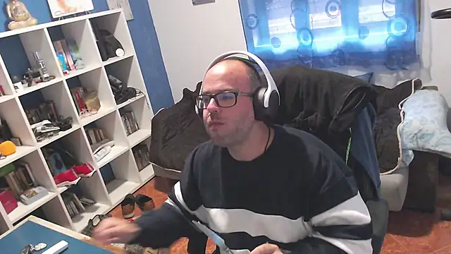 ravingr4d4 online show from 4, 11, 2025