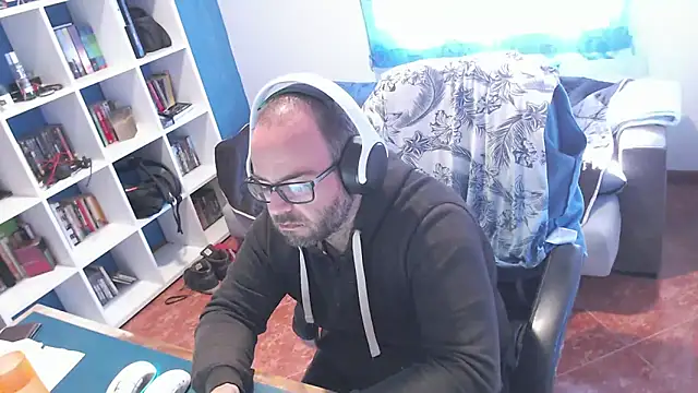 ravingr4d4 online show from 20, 11, 2025