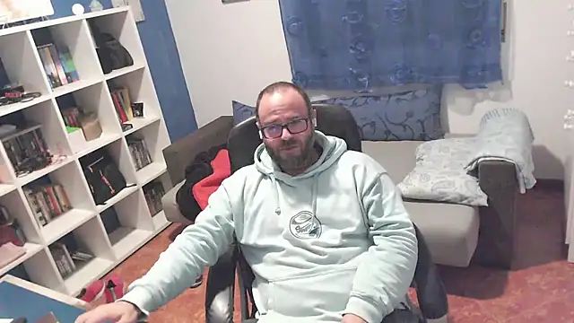 ravingr4d4 online show from 4, 12, 2025