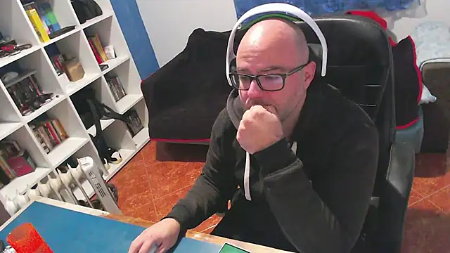 ravingr4d4 online show from 17, 12, 2025