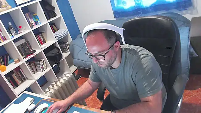 ravingr4d4 online show from 7, 4, 2026