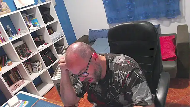 ravingr4d4 online show from 19, 4, 2026