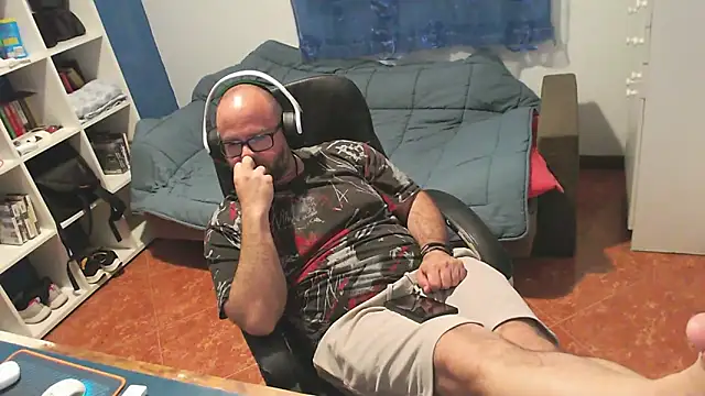 ravingr4d4 online show from 20, 4, 2026