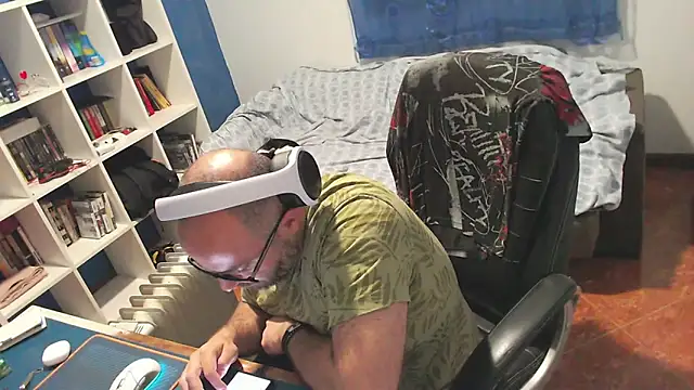 ravingr4d4 online show from 21, 4, 2026