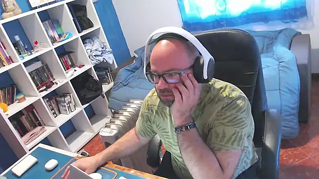 ravingr4d4 online show from 24, 4, 2026