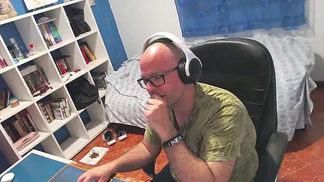 ravingr4d4 online show from 24, 4, 2026