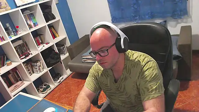 ravingr4d4 online show from 25, 4, 2026