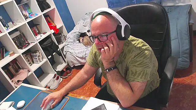 ravingr4d4 online show from 19, 5, 2026
