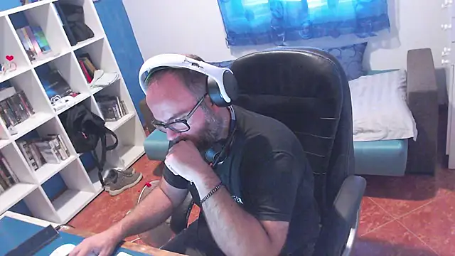 ravingr4d4 online show from 20, 7, 2026