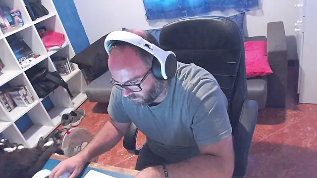 ravingr4d4 online show from 28, 7, 2026