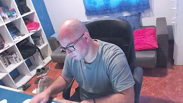 ravingr4d4 online show from 30, 7, 2026