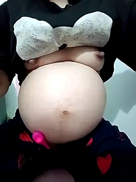 SweetGirl2k2 online show from 16, 4, 2026