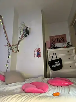 OriginalBarbieEst92 online show from 10, 1, 2025