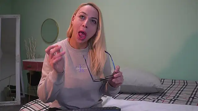 CelineConner online show from 21, 1, 2025