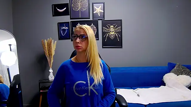 CelineConner online show from 17, 9, 2025