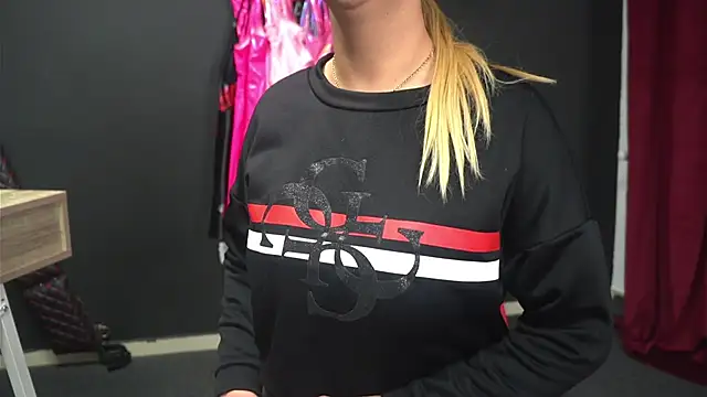 CelineConner online show from 19, 11, 2025