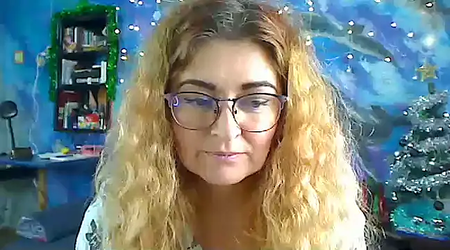 Snapshot of Helen1974 chatting on 3, 1, 2025 Helen1974 online show from 3, 1, 2025