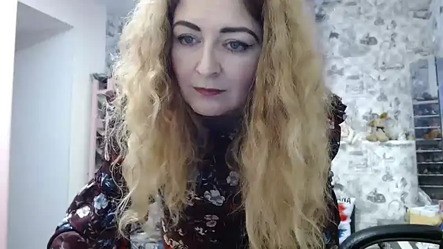 Snapshot of Helen1974 chatting on 14, 1, 2025 Helen1974 online show from 14, 1, 2025